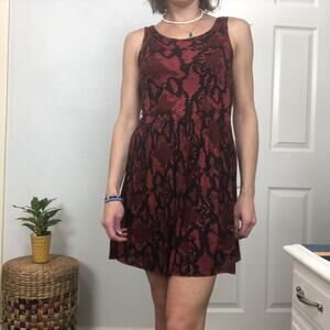 Aiko Snake Print Fit & Flare Mini Skater Dress Stretch Raw Hem Red Black Small